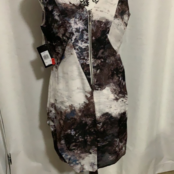 Dress - Picture 3 of 4